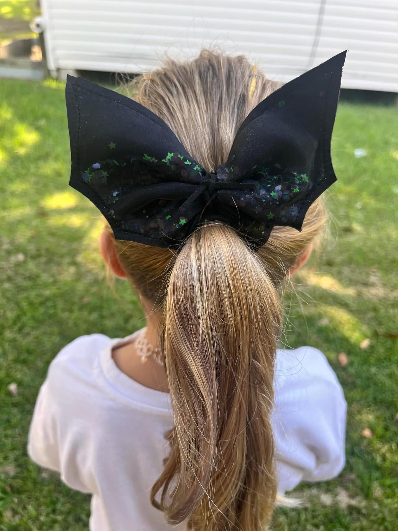 Bat Wing Shaker Bow